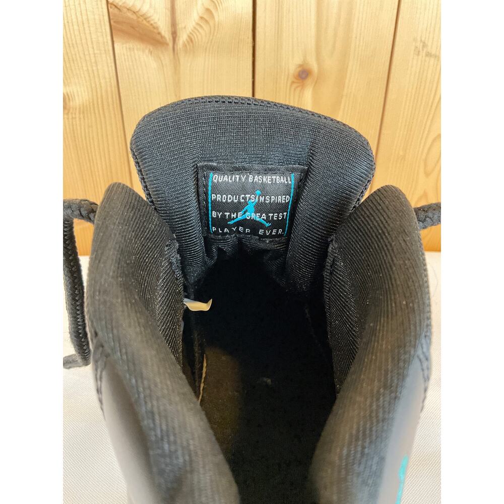 Air Jordan 11 Retro, Gamma Blue - Youth 5.5 - Picture 8 of 9